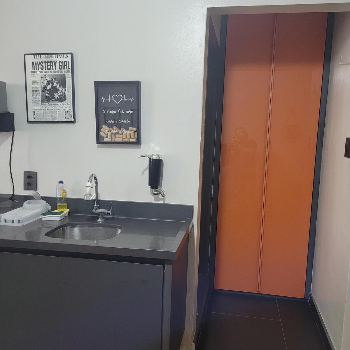 Practical, Charming On The And Parking Apartamento Santos (Sao Paulo)